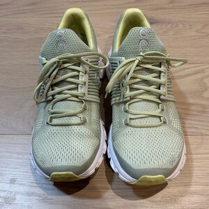 On Running Women's Cloudswift Running Shoes
